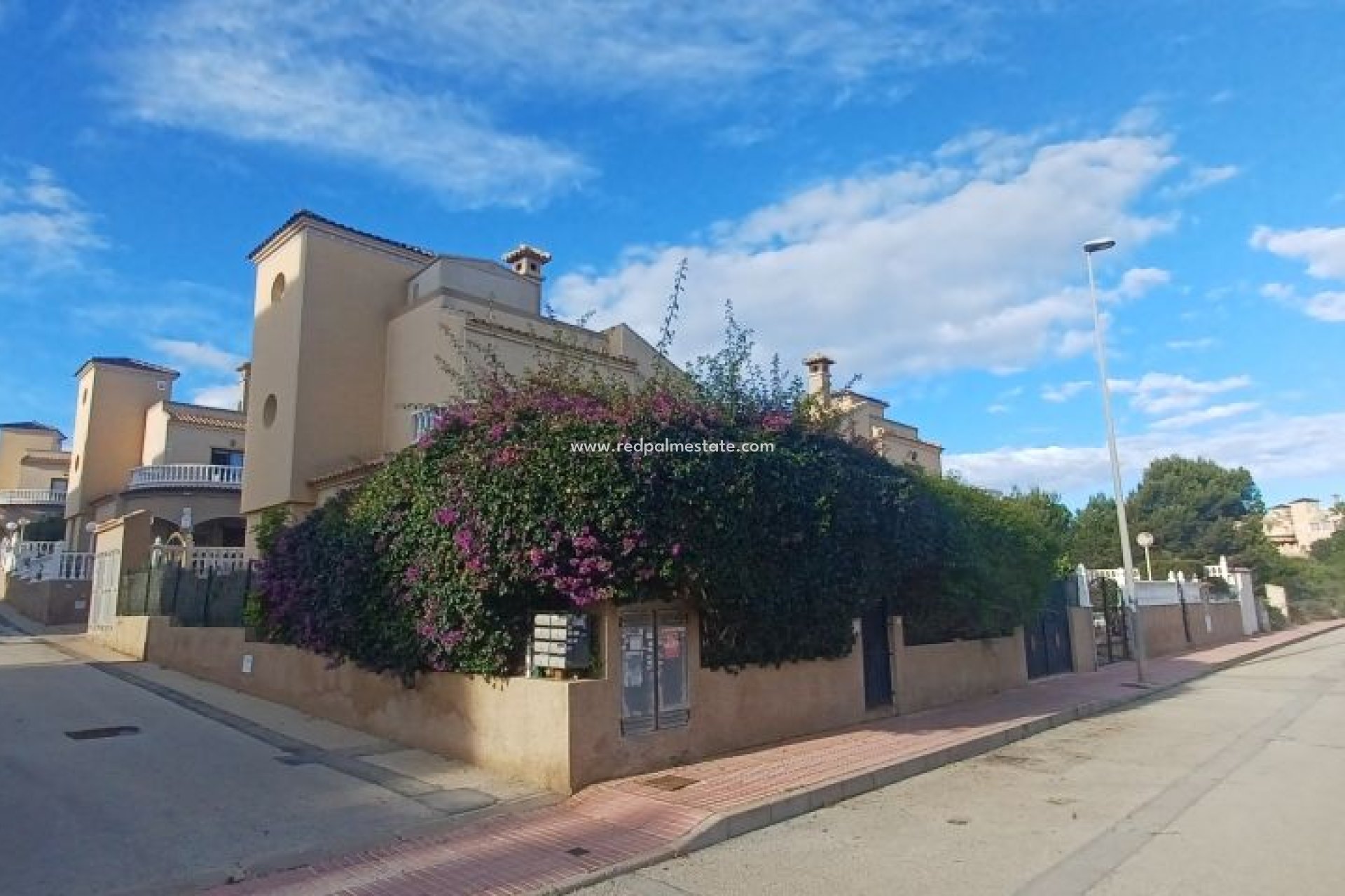 Återförsäljning - Fristående villa -
Orihuela Costa - Costa Blanca