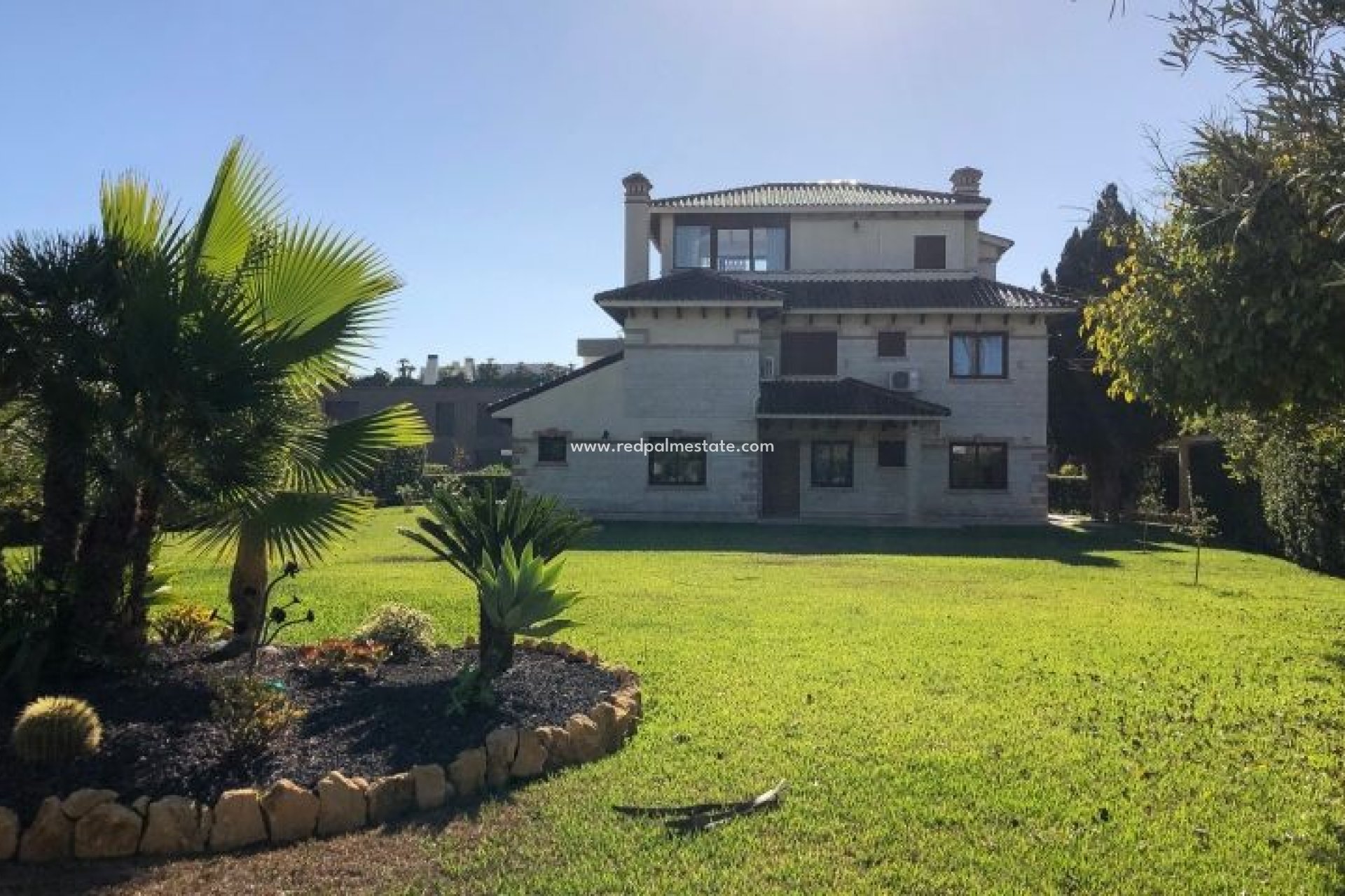 Återförsäljning - Fristående villa -
Orihuela Costa - Costa Blanca