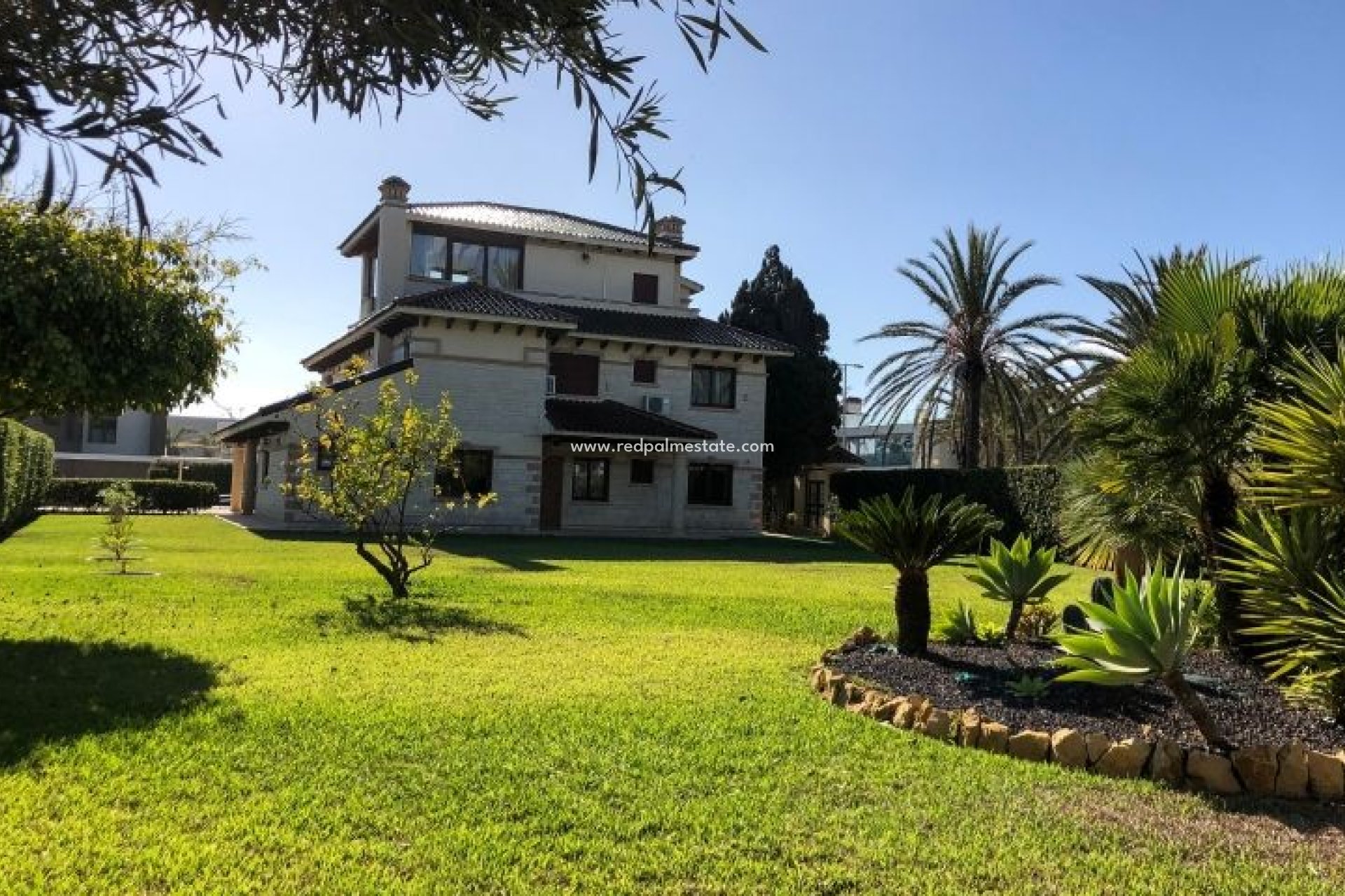 Återförsäljning - Fristående villa -
Orihuela Costa - Costa Blanca