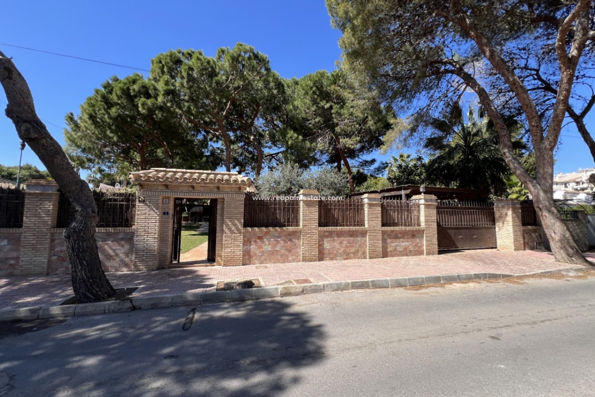 Återförsäljning - Fristående villa -
Orihuela Costa - Costa Blanca