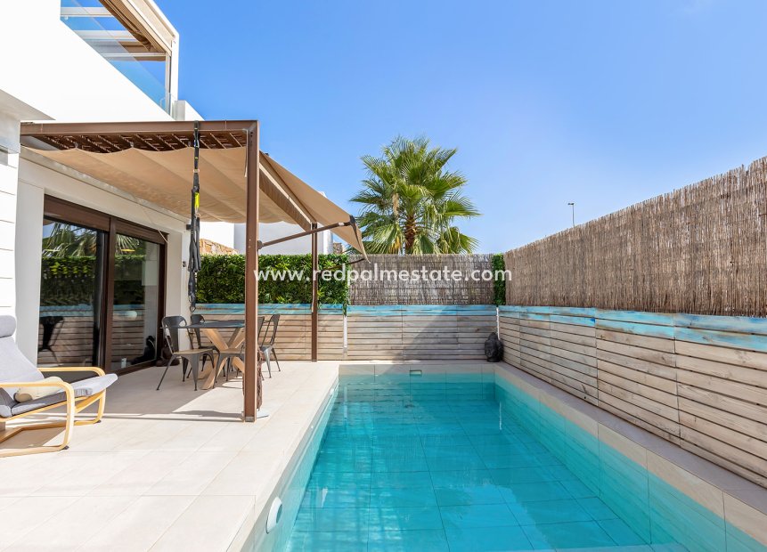 Återförsäljning - Fristående villa -
Orihuela Costa - Costa Blanca