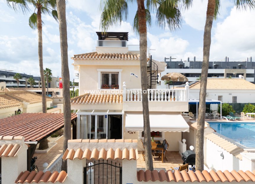 Återförsäljning - Fristående villa -
Orihuela Costa - Costa Blanca