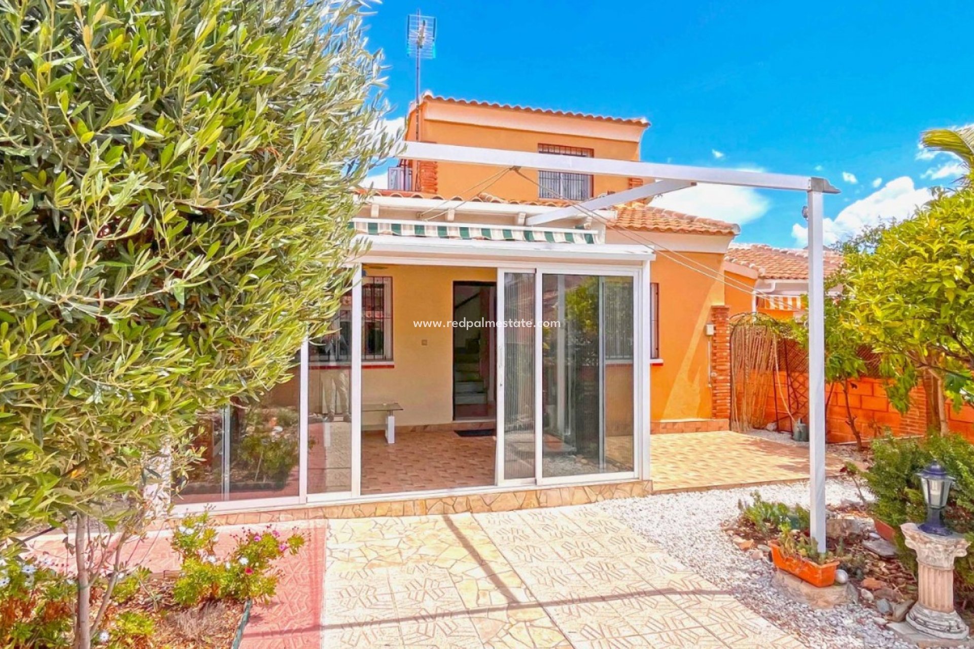 Återförsäljning - Fristående villa -
Orihuela Costa - Costa Blanca