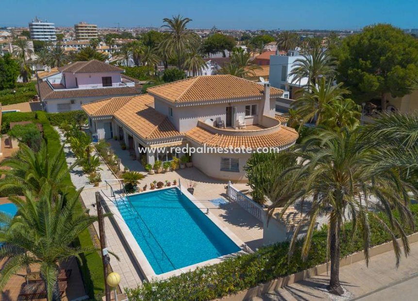 Återförsäljning - Fristående villa -
Orihuela Costa - Costa Blanca