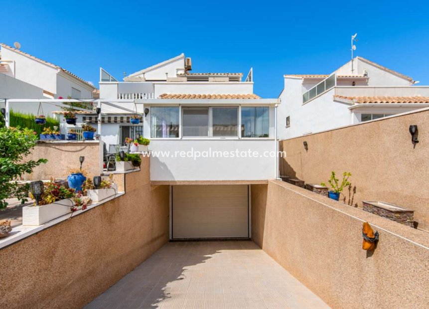 Återförsäljning - Fristående villa -
Orihuela Costa - Costa Blanca