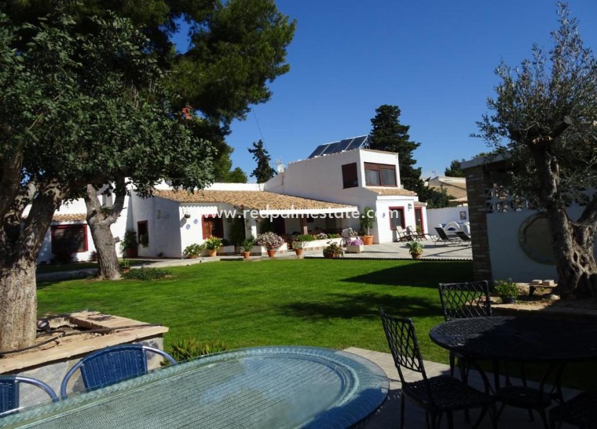 Återförsäljning - Fristående villa -
Orihuela Costa - Costa Blanca