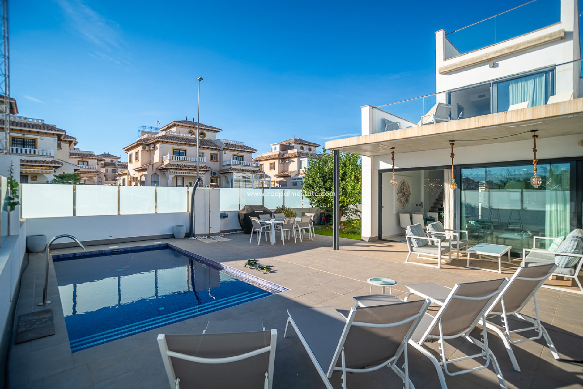 Återförsäljning - Fristående villa -
Orihuela Costa - Costa Blanca