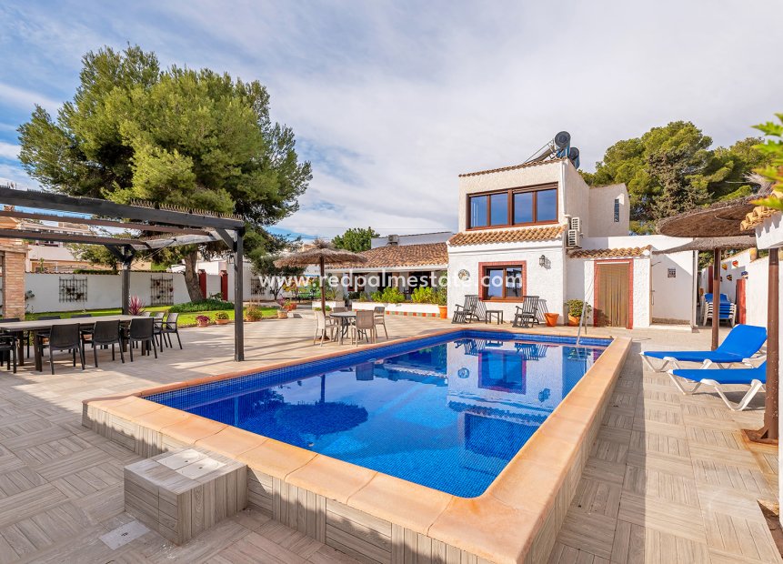 Återförsäljning - Fristående villa -
Orihuela Costa - Costa Blanca