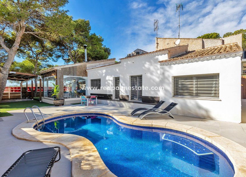 Återförsäljning - Fristående villa -
Orihuela Costa - Costa Blanca