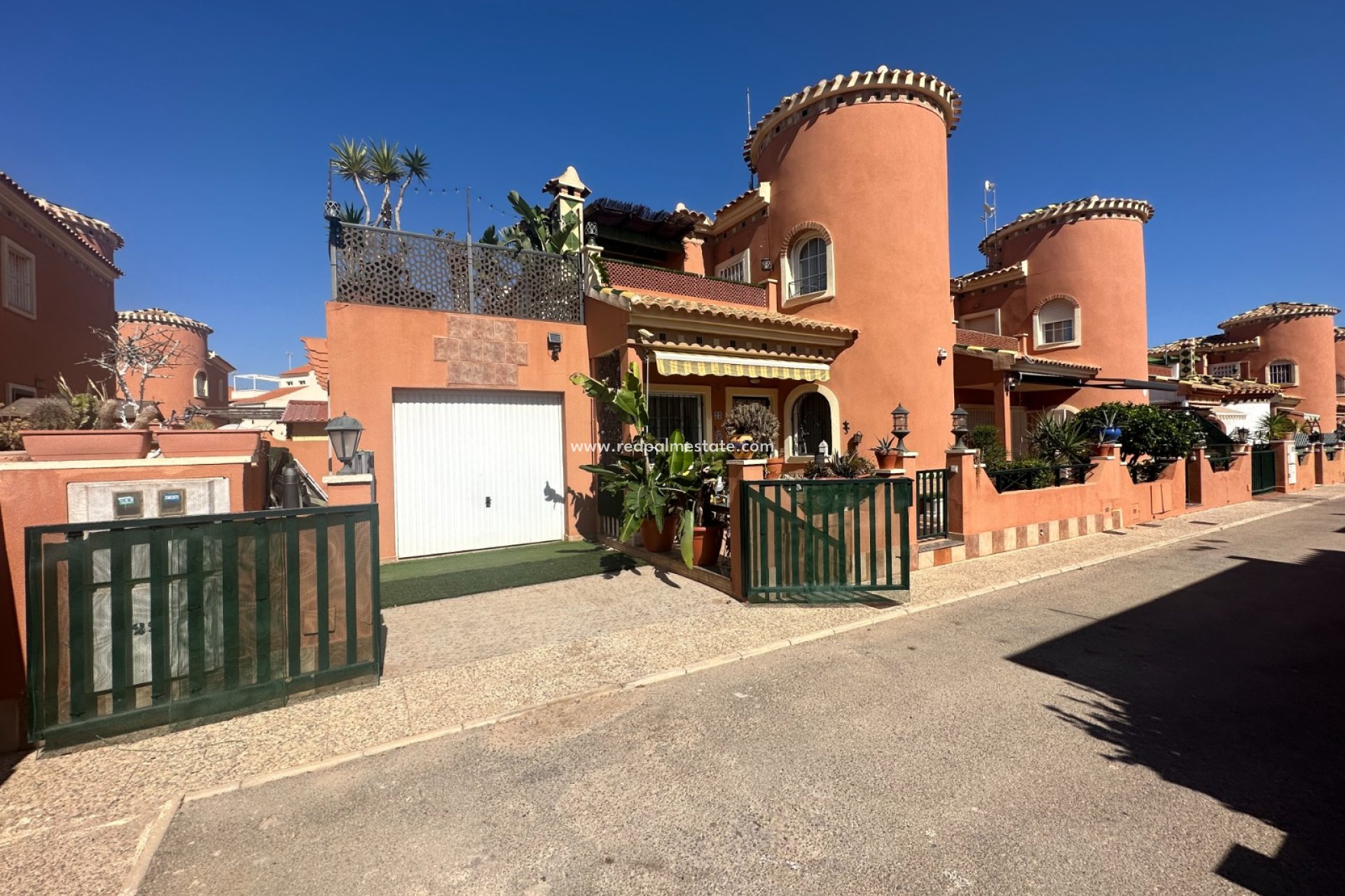 Återförsäljning - Fristående villa -
Orihuela Costa - Inland