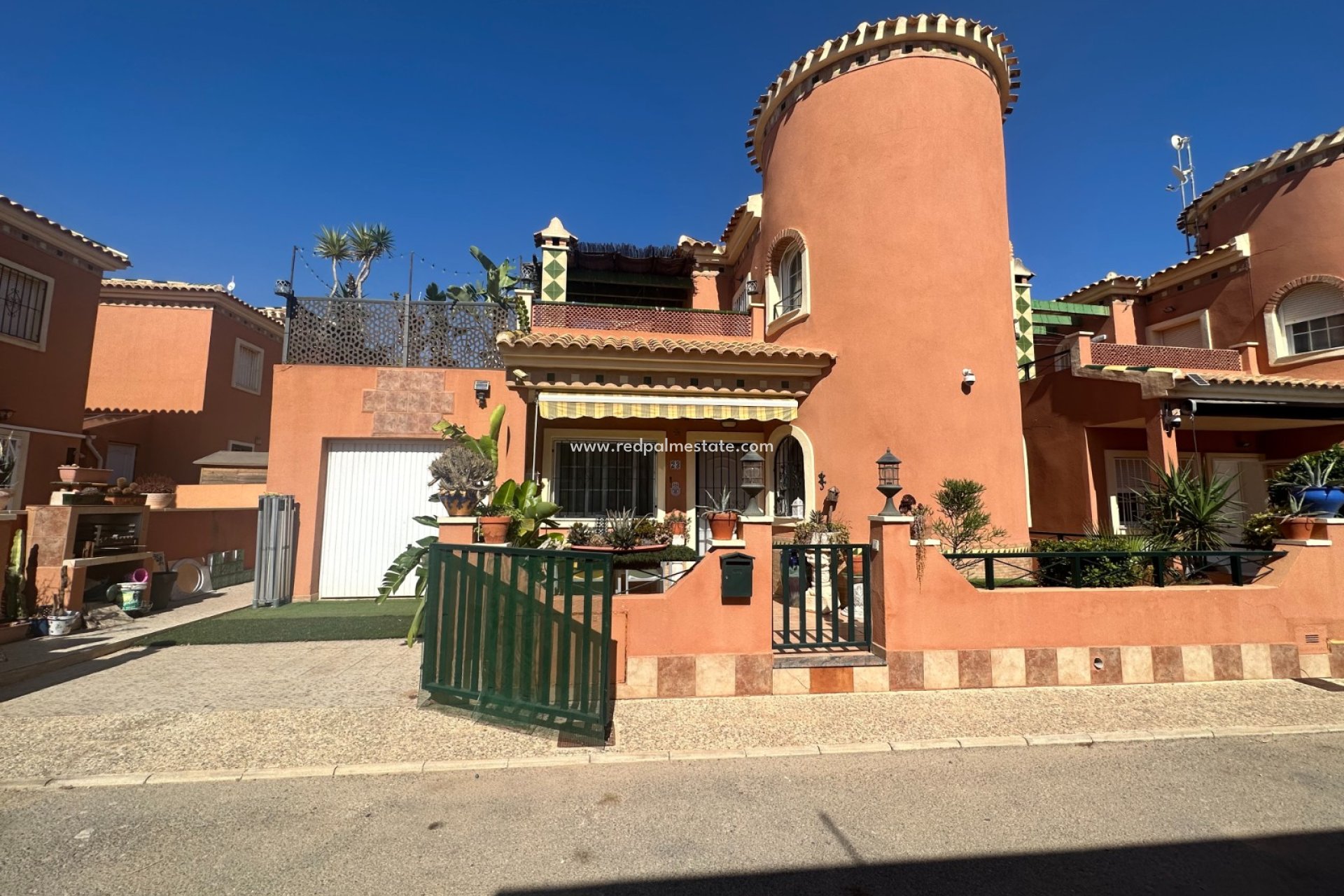 Återförsäljning - Fristående villa -
Orihuela Costa - Inland