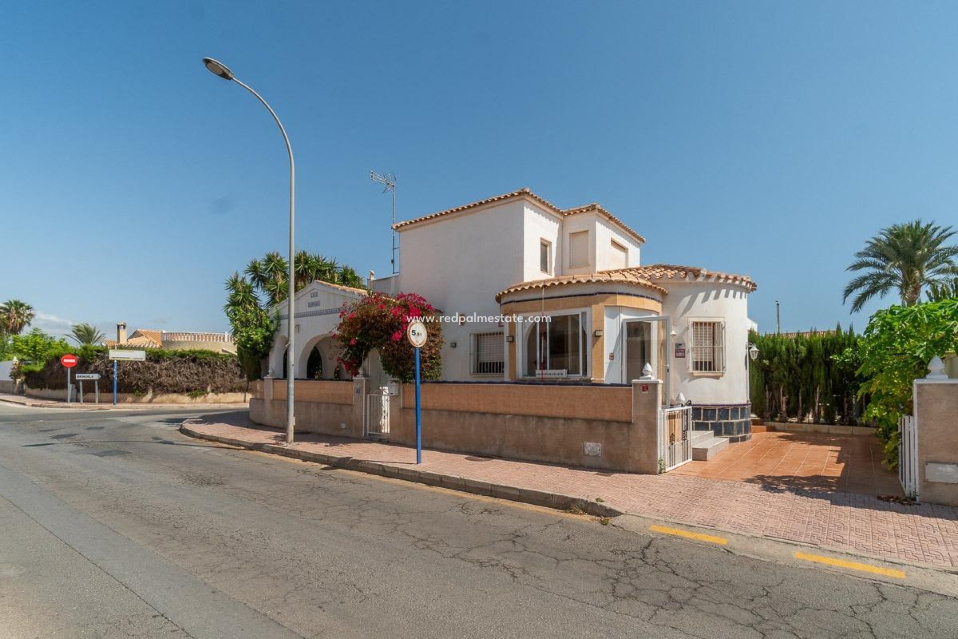 Återförsäljning - Fristående villa -
Orihuela Costa - La Florida