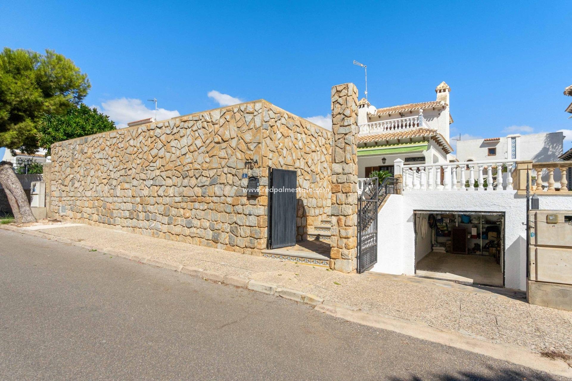 Återförsäljning - Fristående villa -
Orihuela Costa - La Zenia