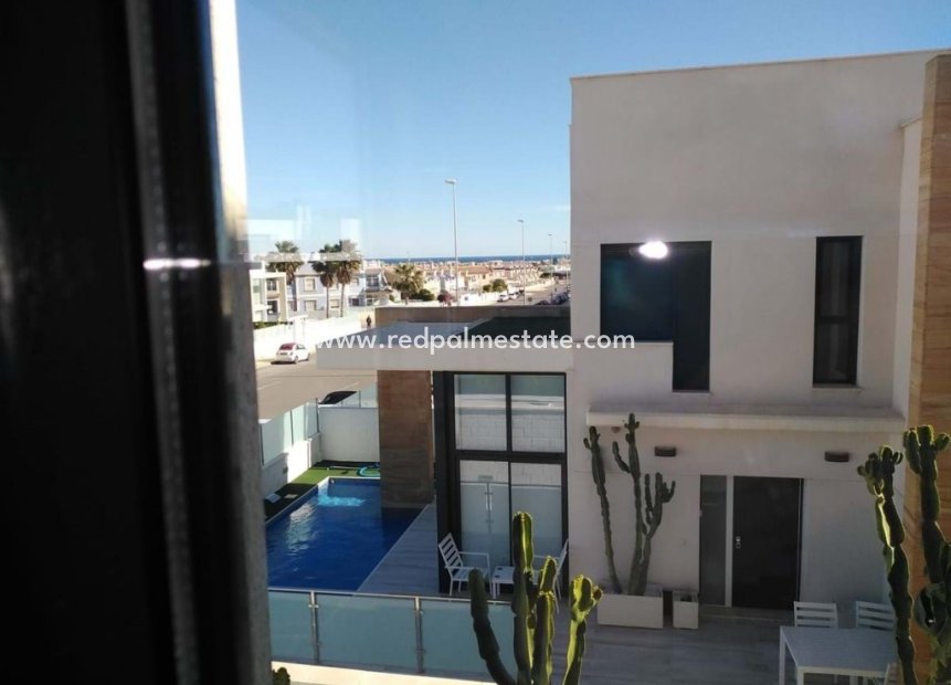 Återförsäljning - Fristående villa -
Orihuela Costa - Lomas de Cabo Roig