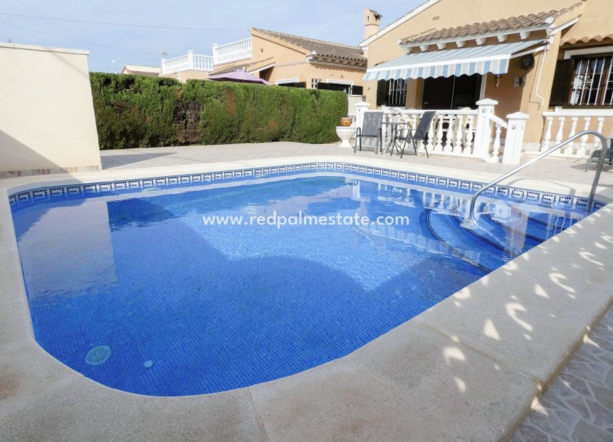 Återförsäljning - Fristående villa -
Orihuela Costa - Playa Flamenca