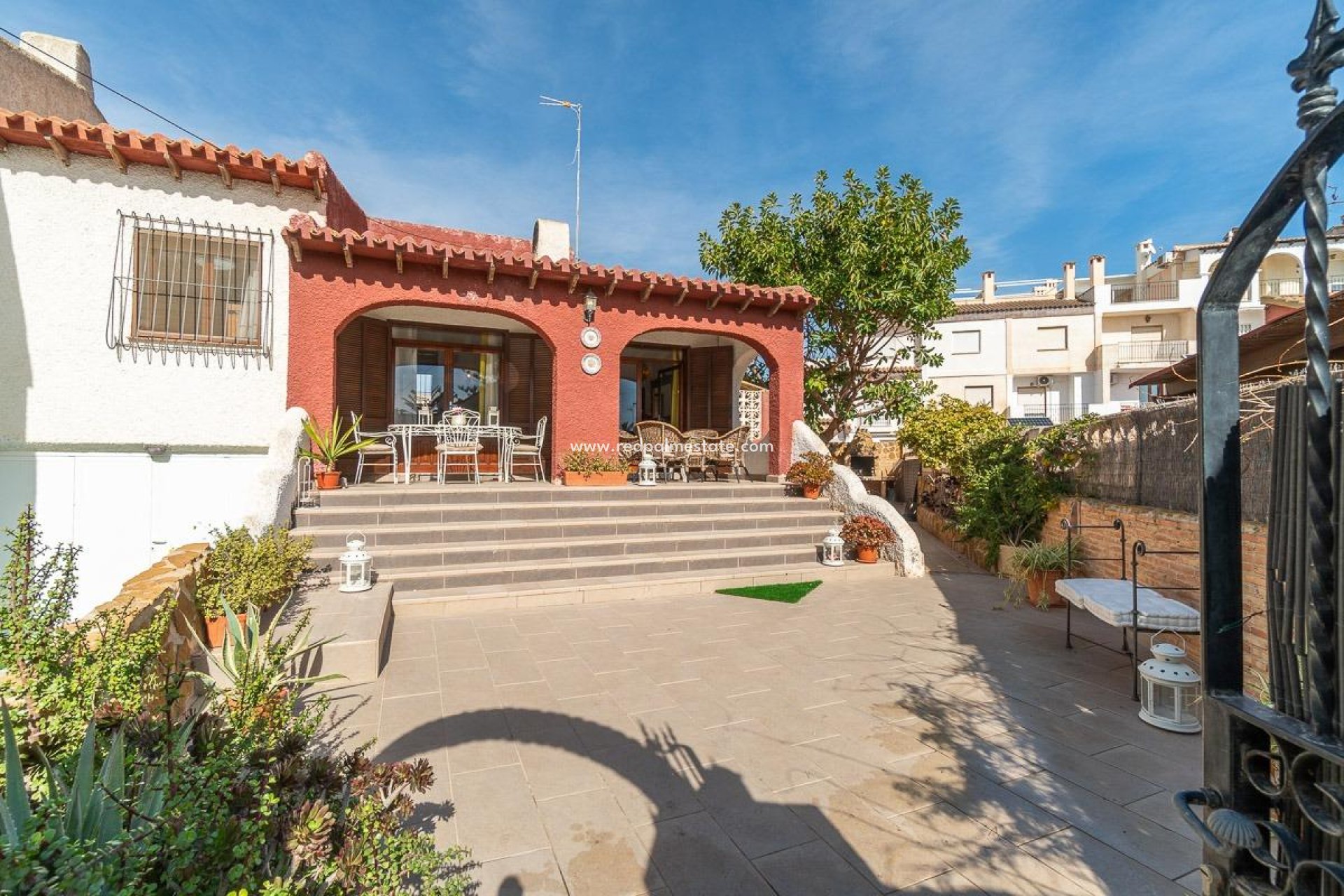 Återförsäljning - Fristående villa -
Orihuela Costa - Punta Prima