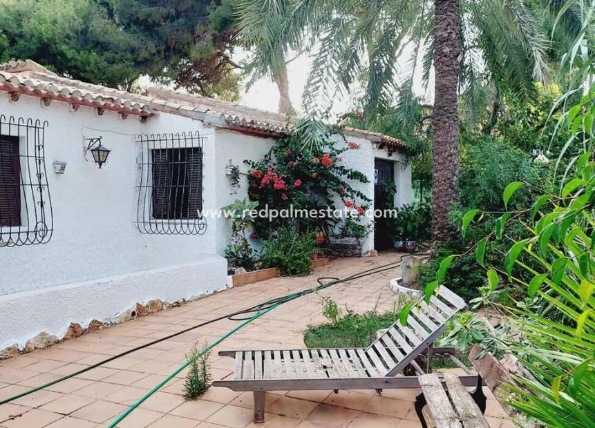 Återförsäljning - Fristående villa -
Orihuela Costa - Punta Prima