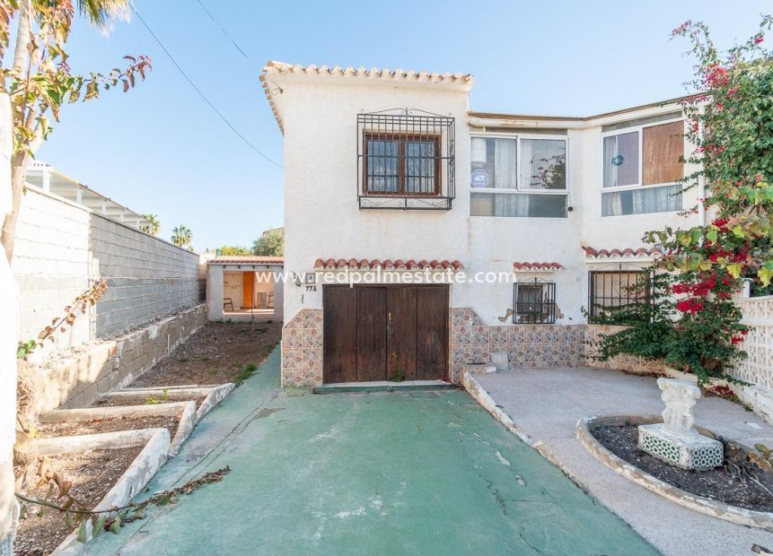 Återförsäljning - Fristående villa -
Orihuela Costa - Punta Prima