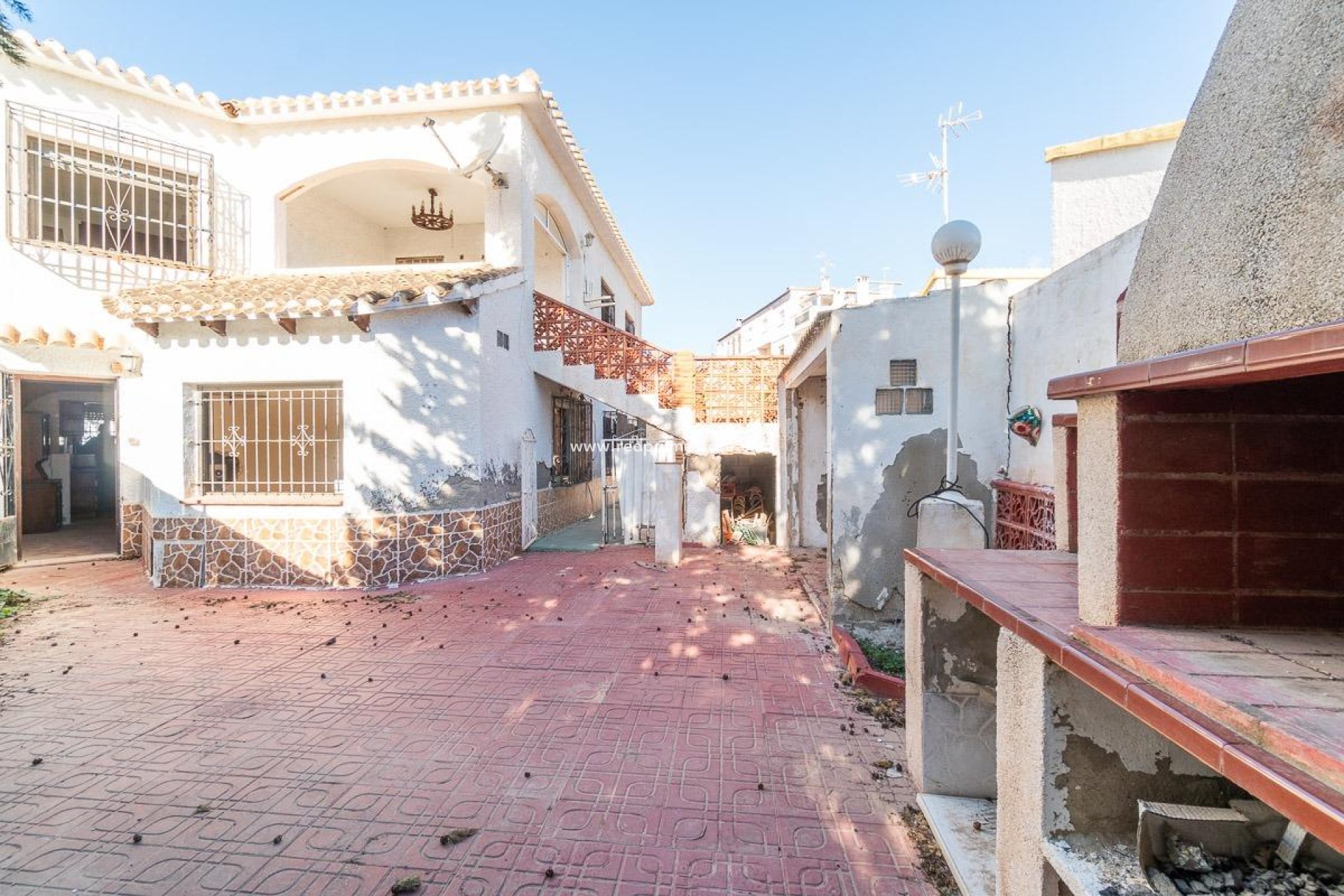 Återförsäljning - Fristående villa -
Orihuela Costa - Punta Prima