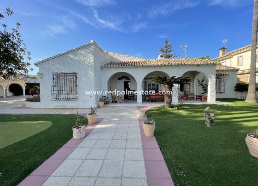 Återförsäljning - Fristående villa -
Orihuela Costa - Punta Prima