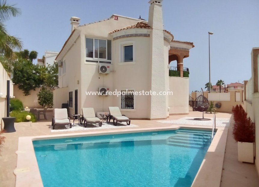 Återförsäljning - Fristående villa -
Orihuela Costa - Villamartin