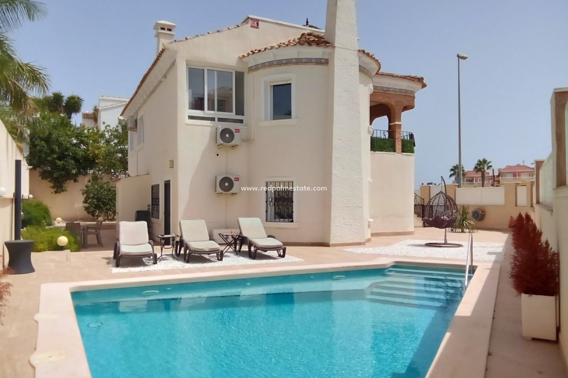 Återförsäljning - Fristående villa -
Orihuela Costa - Villamartin