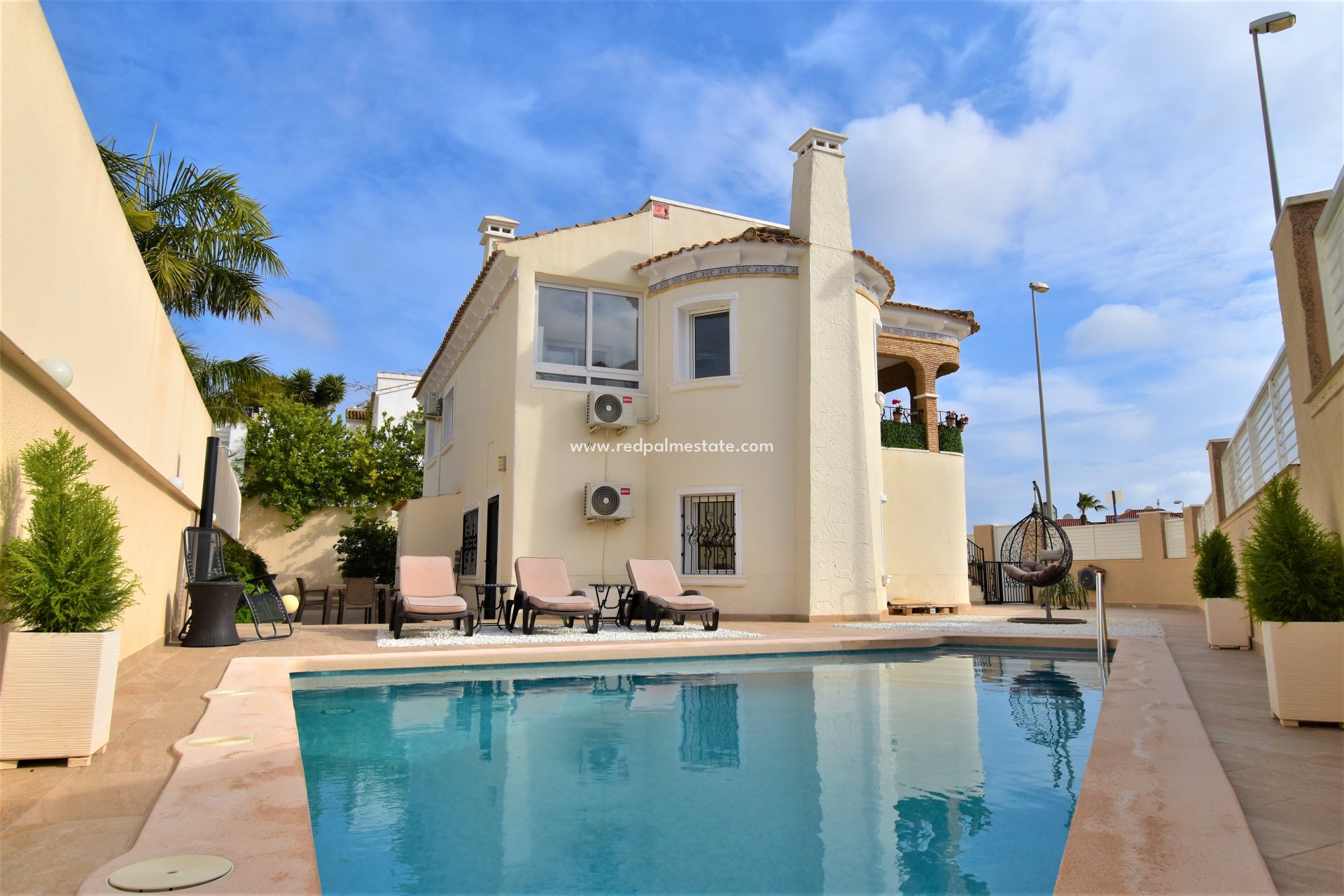 Återförsäljning - Fristående villa -
Orihuela Costa