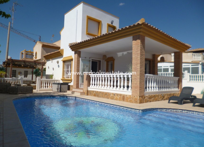 Återförsäljning - Fristående villa -
Pilar de la Horadada - Costa Blanca