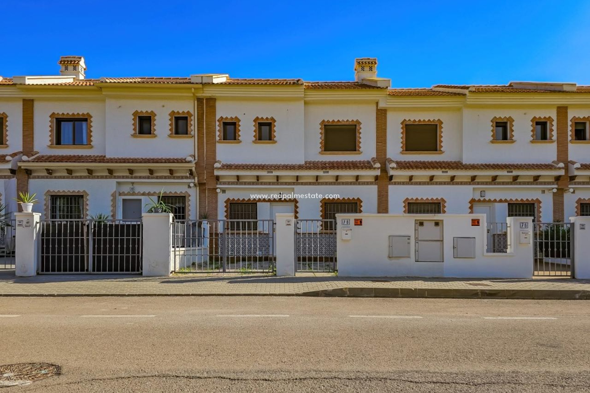 Återförsäljning - Fristående villa -
San Miguel de Salinas - Inland