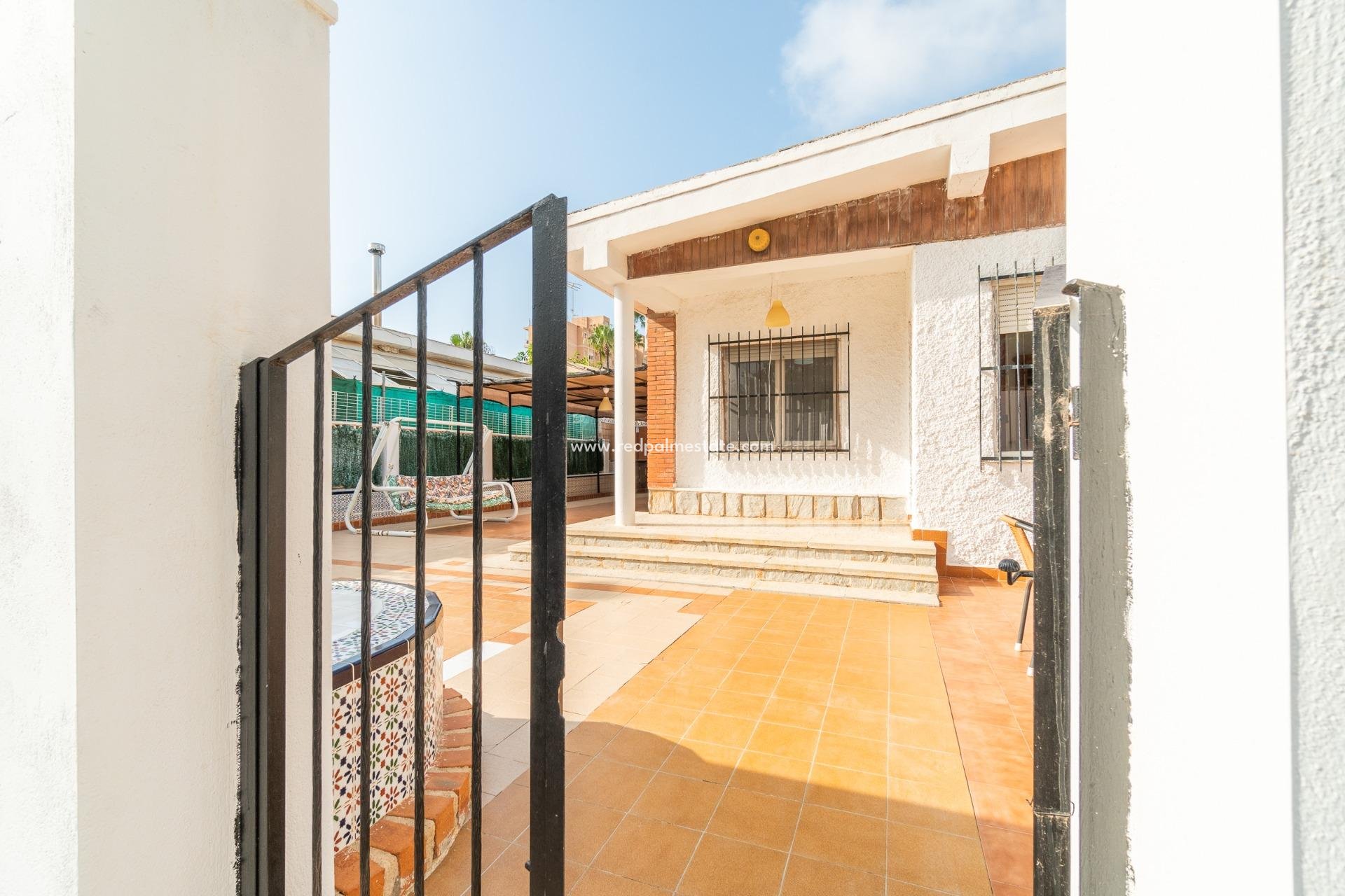 Återförsäljning - Fristående villa -
Torrevieja - Aguas nuevas 1