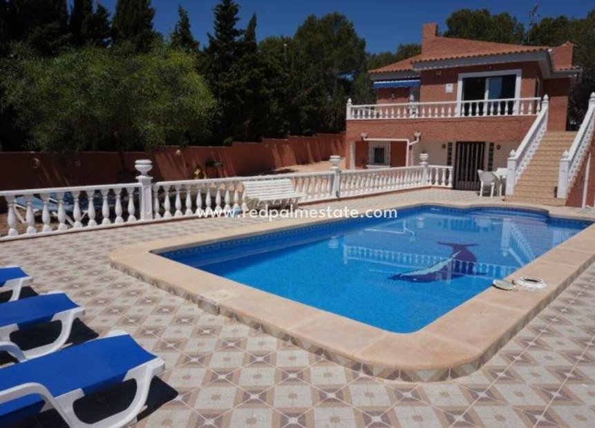 Återförsäljning - Fristående villa -
Torrevieja - Costa Blanca