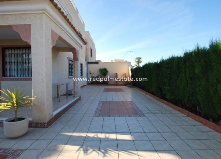 Återförsäljning - Fristående villa -
Torrevieja - La Siesta - El Salado - Torreta