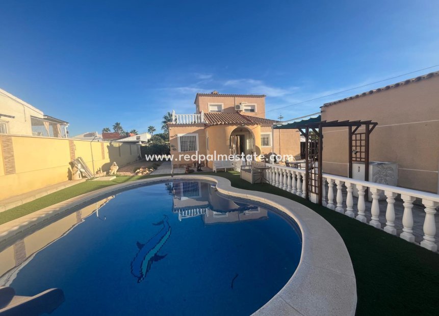 Återförsäljning - Fristående villa -
Torrevieja - La Siesta - El Salado -  Torreta