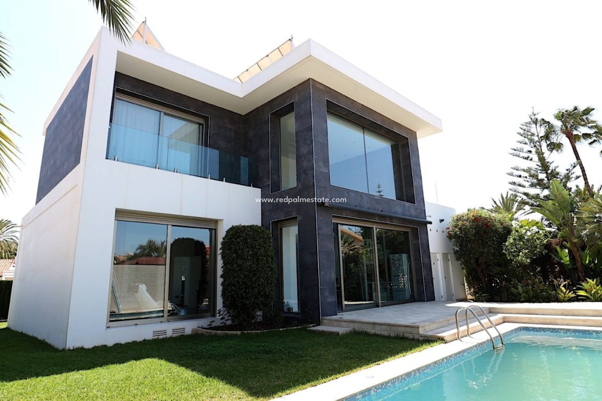 Återförsäljning - Fristående villa -
Torrevieja - Los Angeles