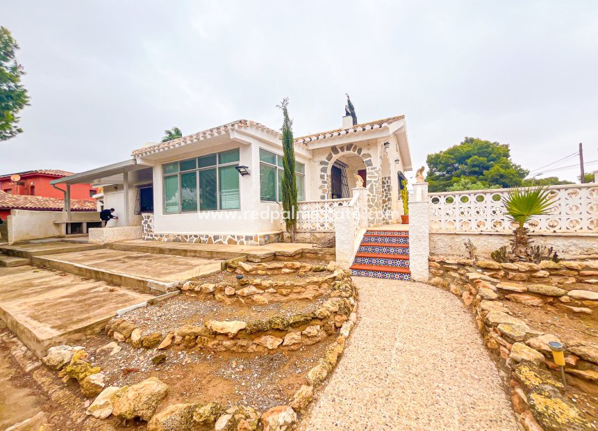 Återförsäljning - Fristående villa -
Torrevieja - Los Balcones - Los Altos del Edén