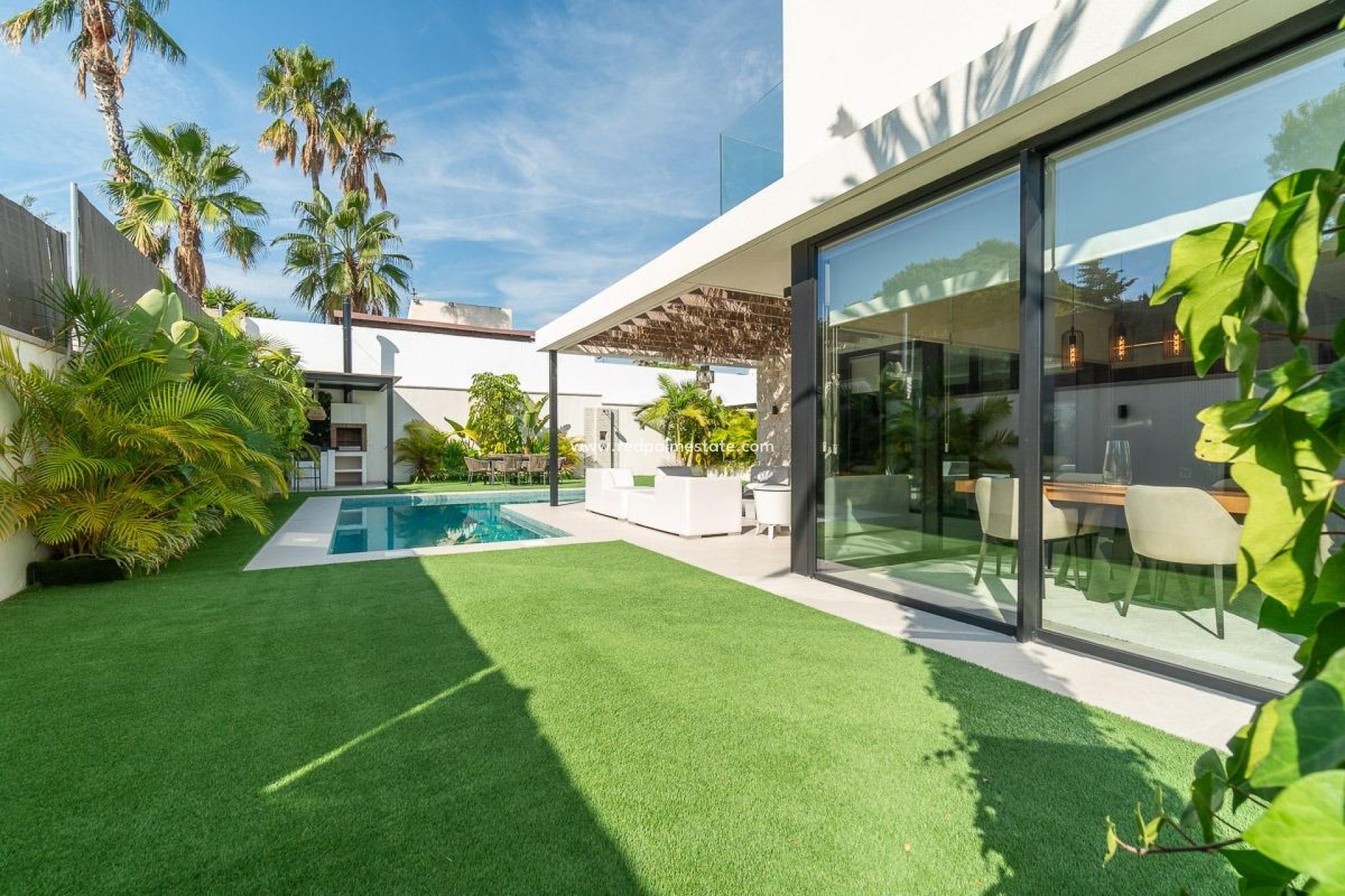 Återförsäljning - Fristående villa -
Torrevieja - Los balcones