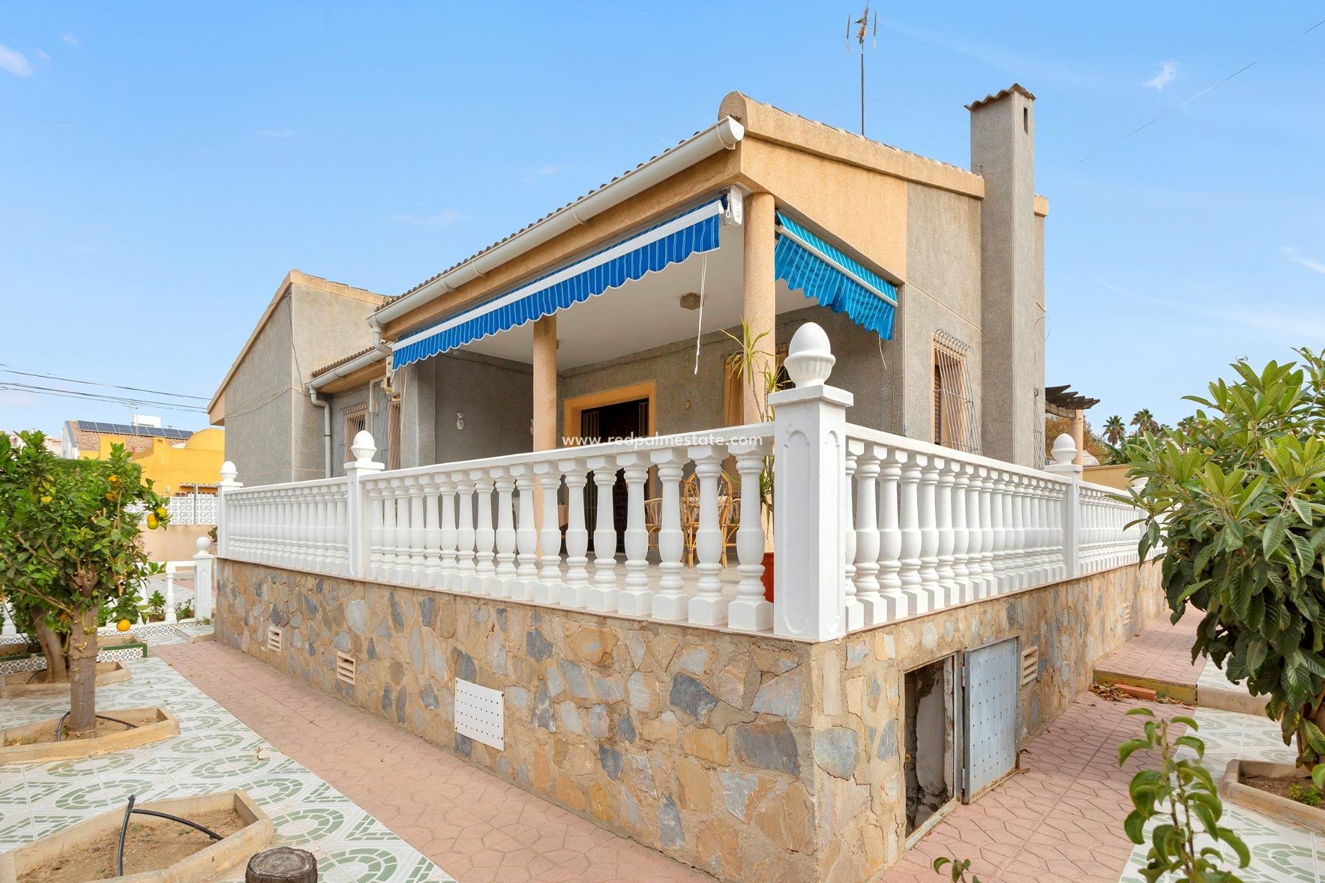 Återförsäljning - Fristående villa -
Torrevieja - Nueva Torrevieja - Aguas Nuevas