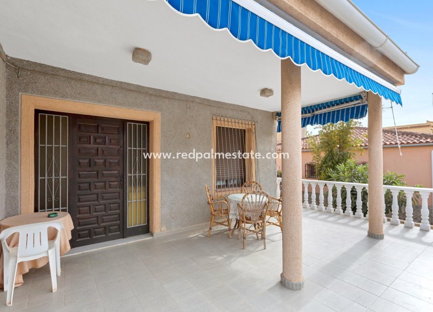 Återförsäljning - Fristående villa -
Torrevieja - Nueva Torrevieja - Aguas Nuevas