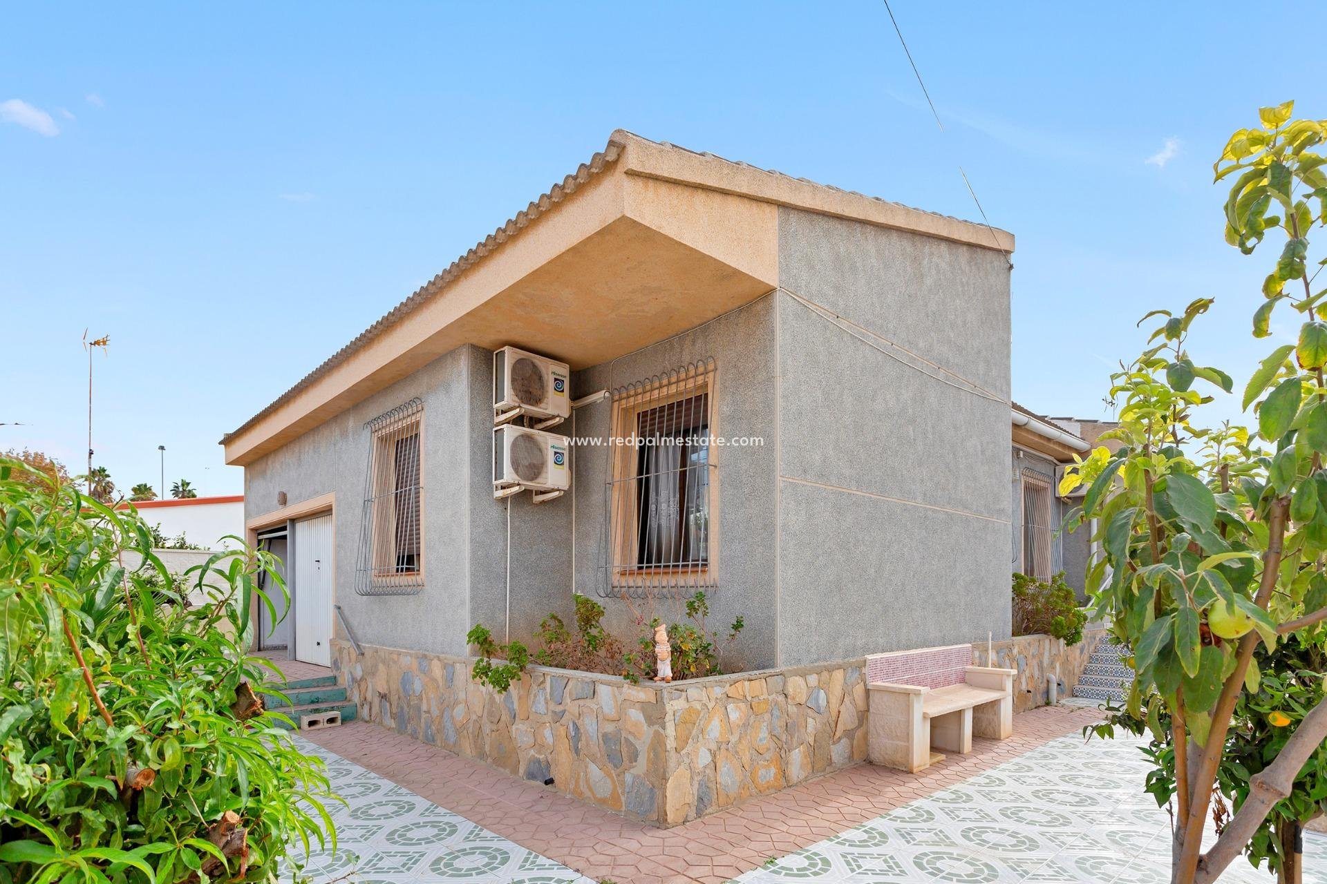 Återförsäljning - Fristående villa -
Torrevieja - Nueva Torrevieja - Aguas Nuevas