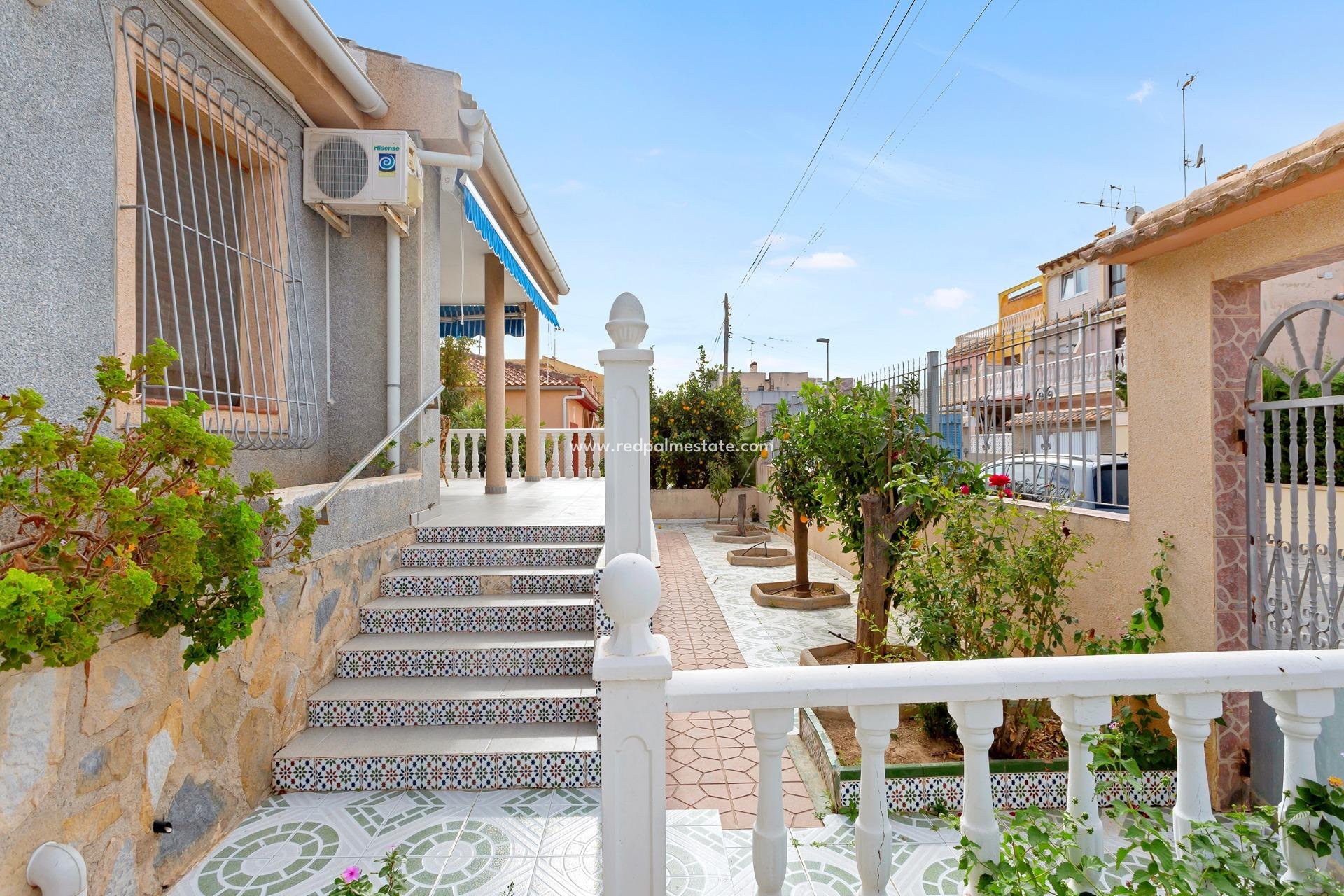 Återförsäljning - Fristående villa -
Torrevieja - Nueva Torrevieja - Aguas Nuevas