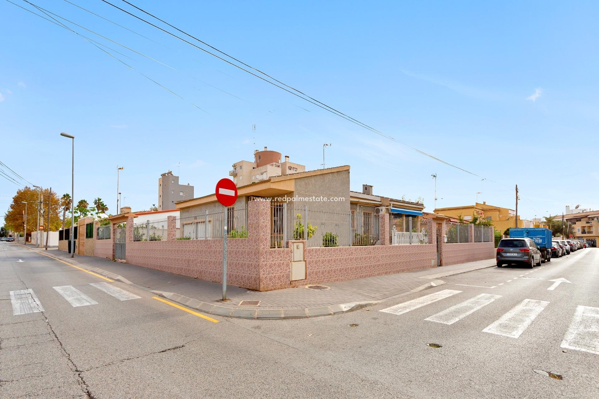 Återförsäljning - Fristående villa -
Torrevieja - Nueva Torrevieja - Aguas Nuevas