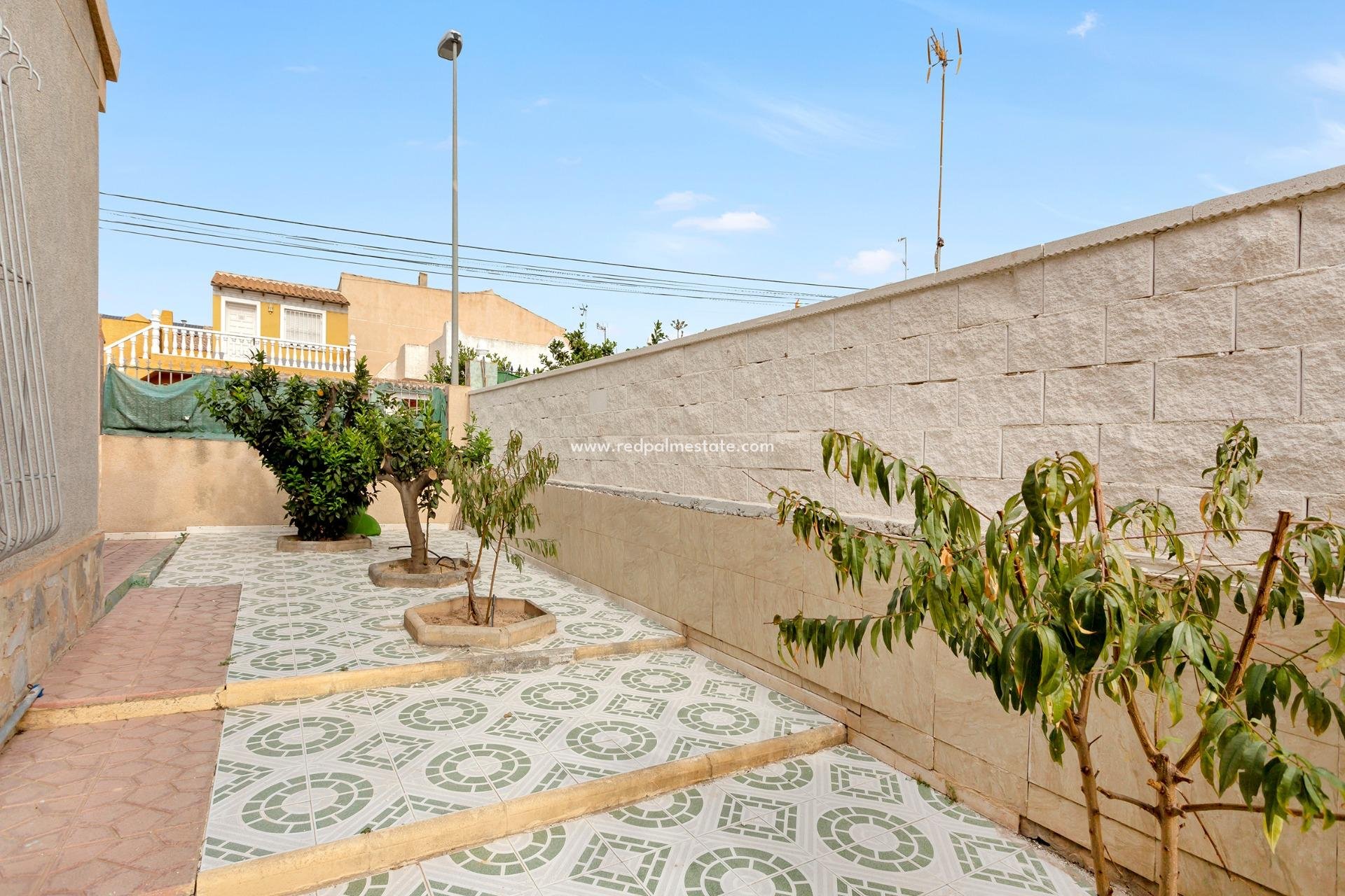 Återförsäljning - Fristående villa -
Torrevieja - Nueva Torrevieja - Aguas Nuevas