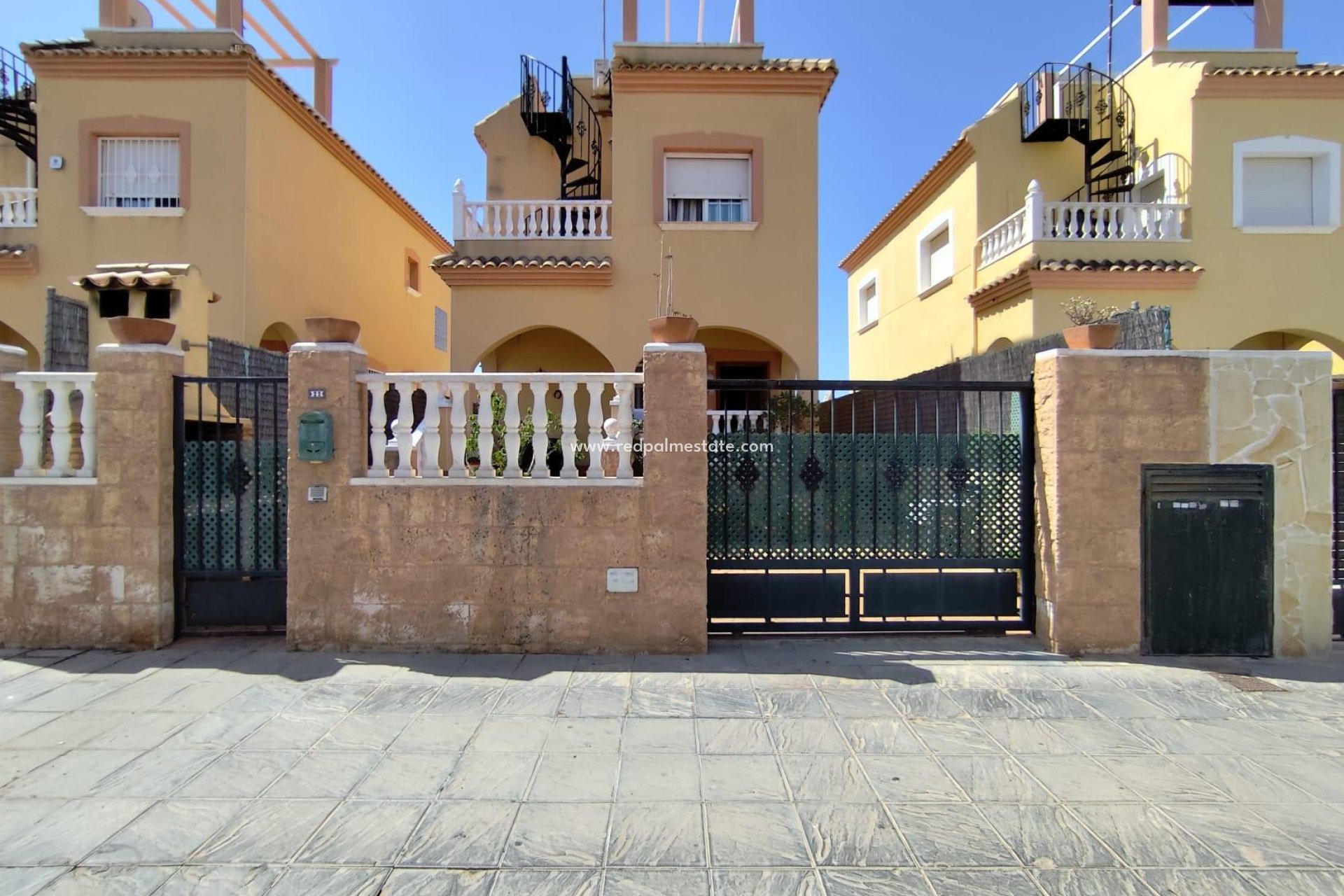 Återförsäljning - Fristående villa -
Torrevieja - Nueva Torrevieja - Aguas Nuevas