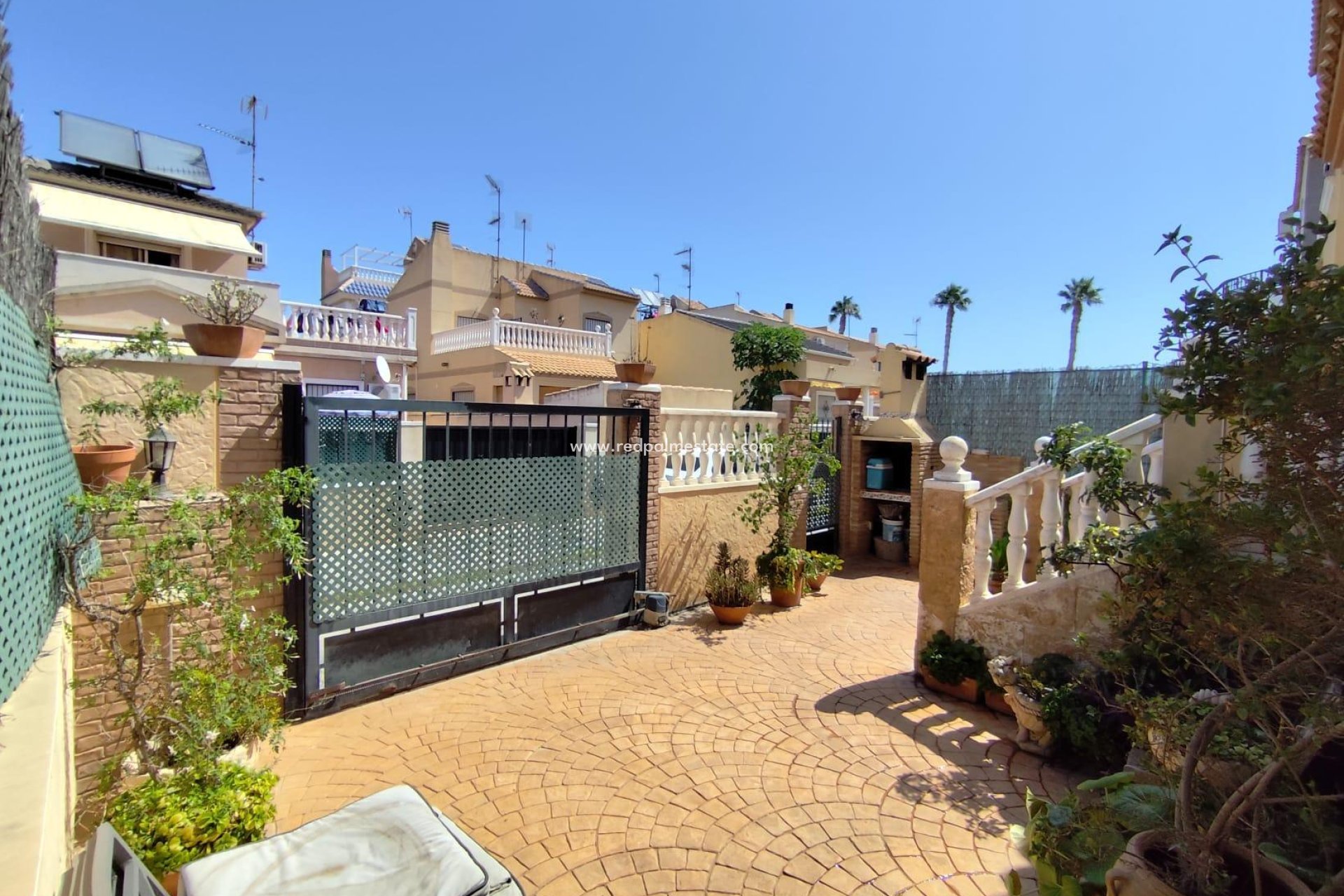 Återförsäljning - Fristående villa -
Torrevieja - Nueva Torrevieja - Aguas Nuevas