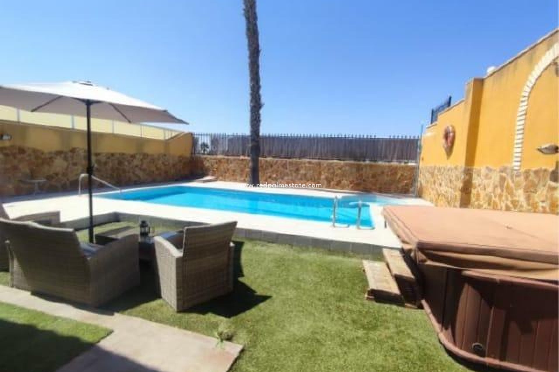 Återförsäljning - Fristående villa -
Torrevieja - Nueva Torrevieja - Aguas Nuevas