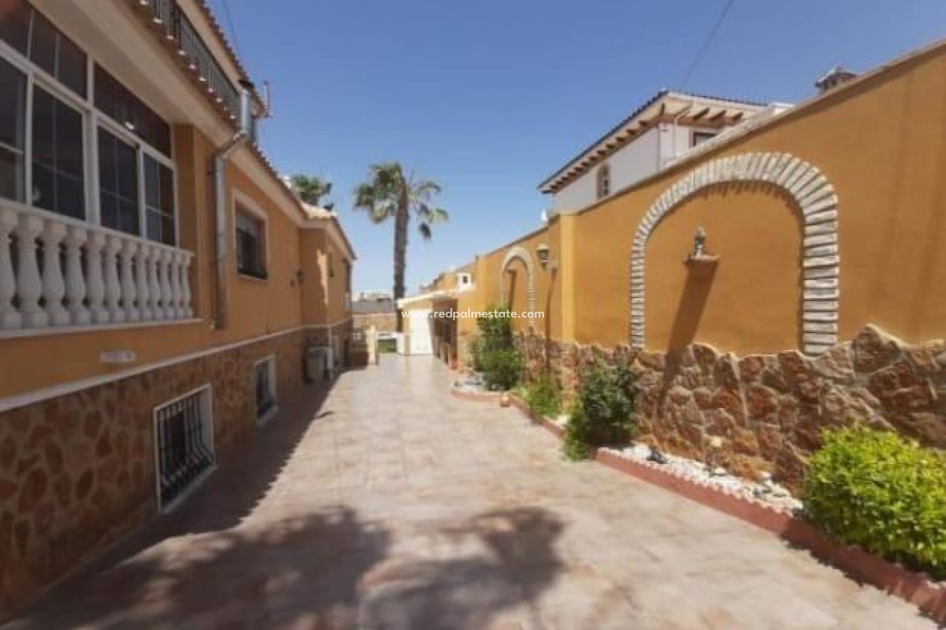 Återförsäljning - Fristående villa -
Torrevieja - Nueva Torrevieja - Aguas Nuevas