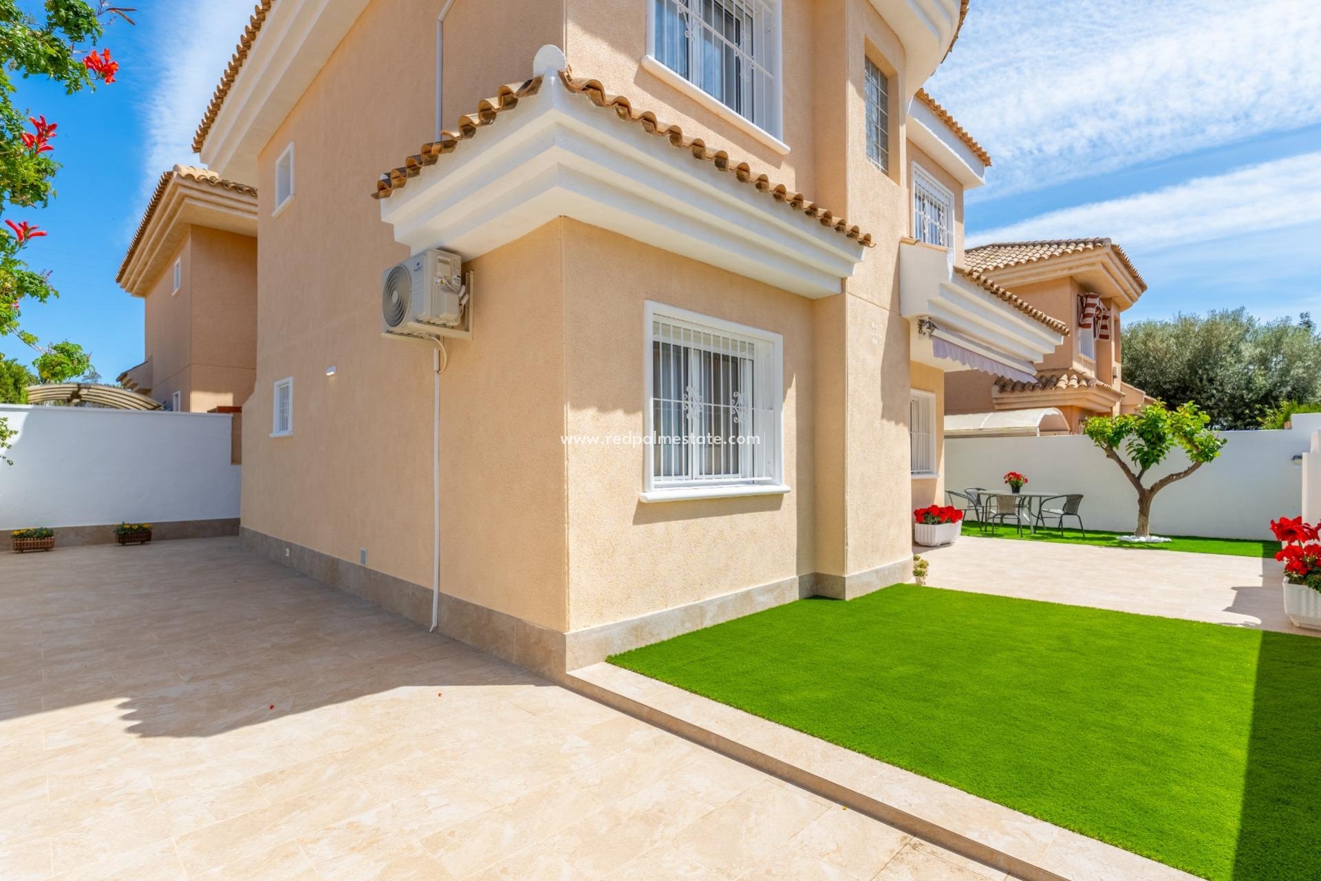 Återförsäljning - Fristående villa -
Torrevieja - Punta Prima