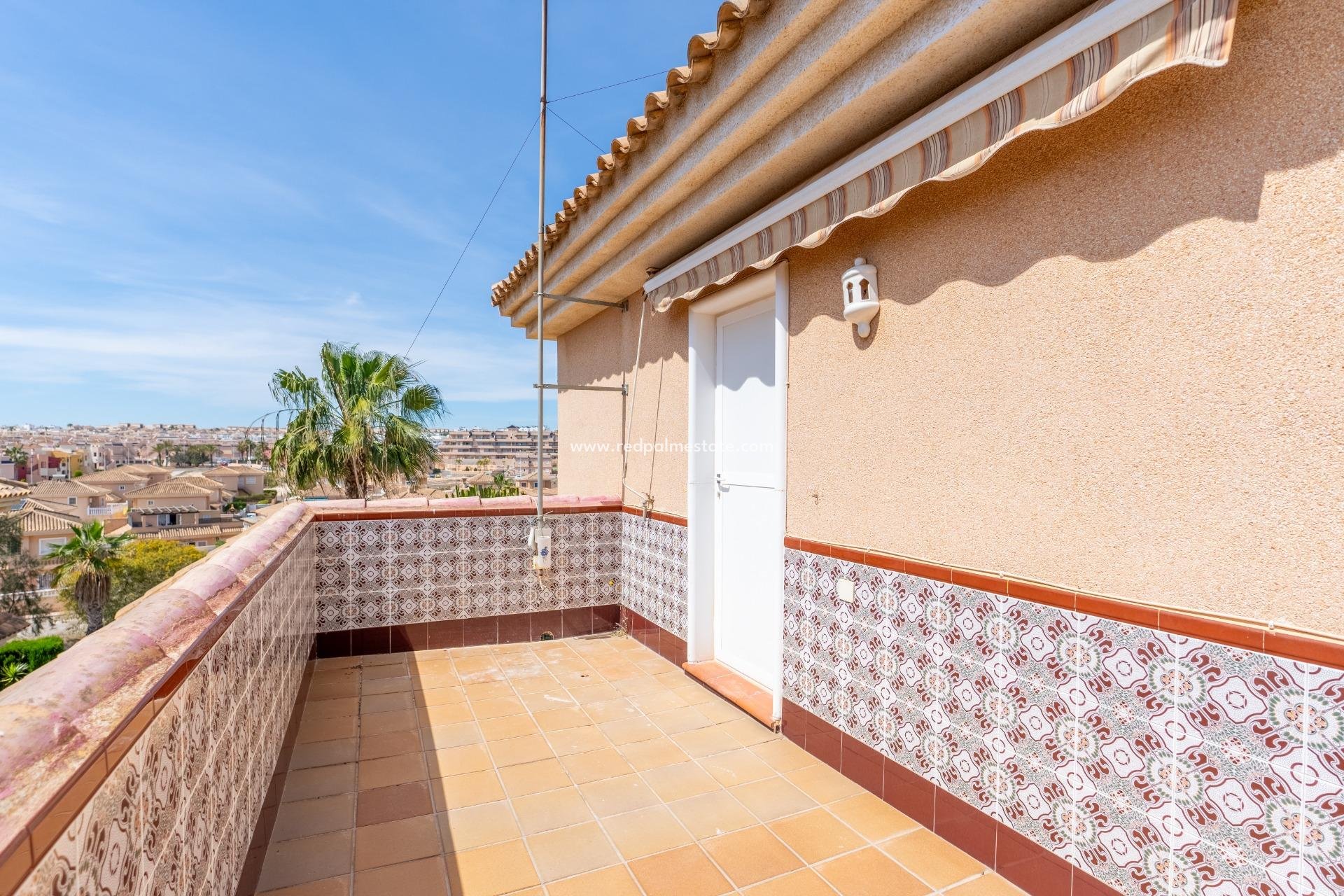 Återförsäljning - Fristående villa -
Torrevieja - Punta Prima