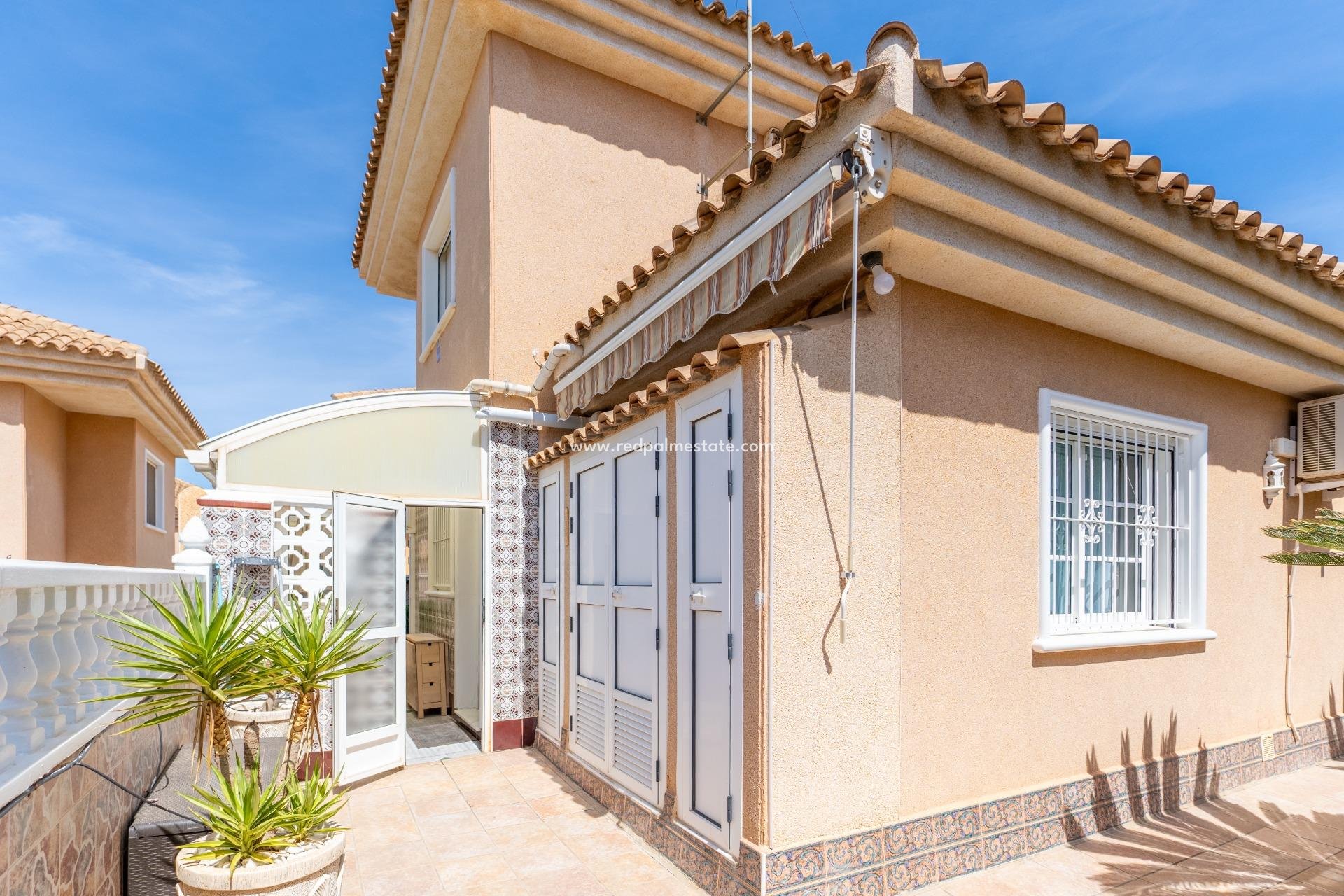 Återförsäljning - Fristående villa -
Torrevieja - Punta Prima