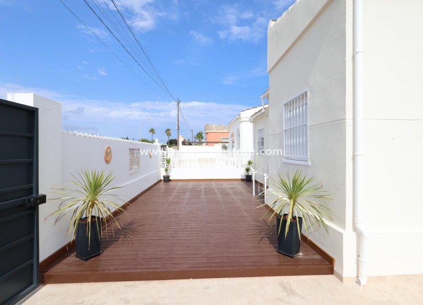 Återförsäljning - Fristående villa -
Torrevieja - San luis